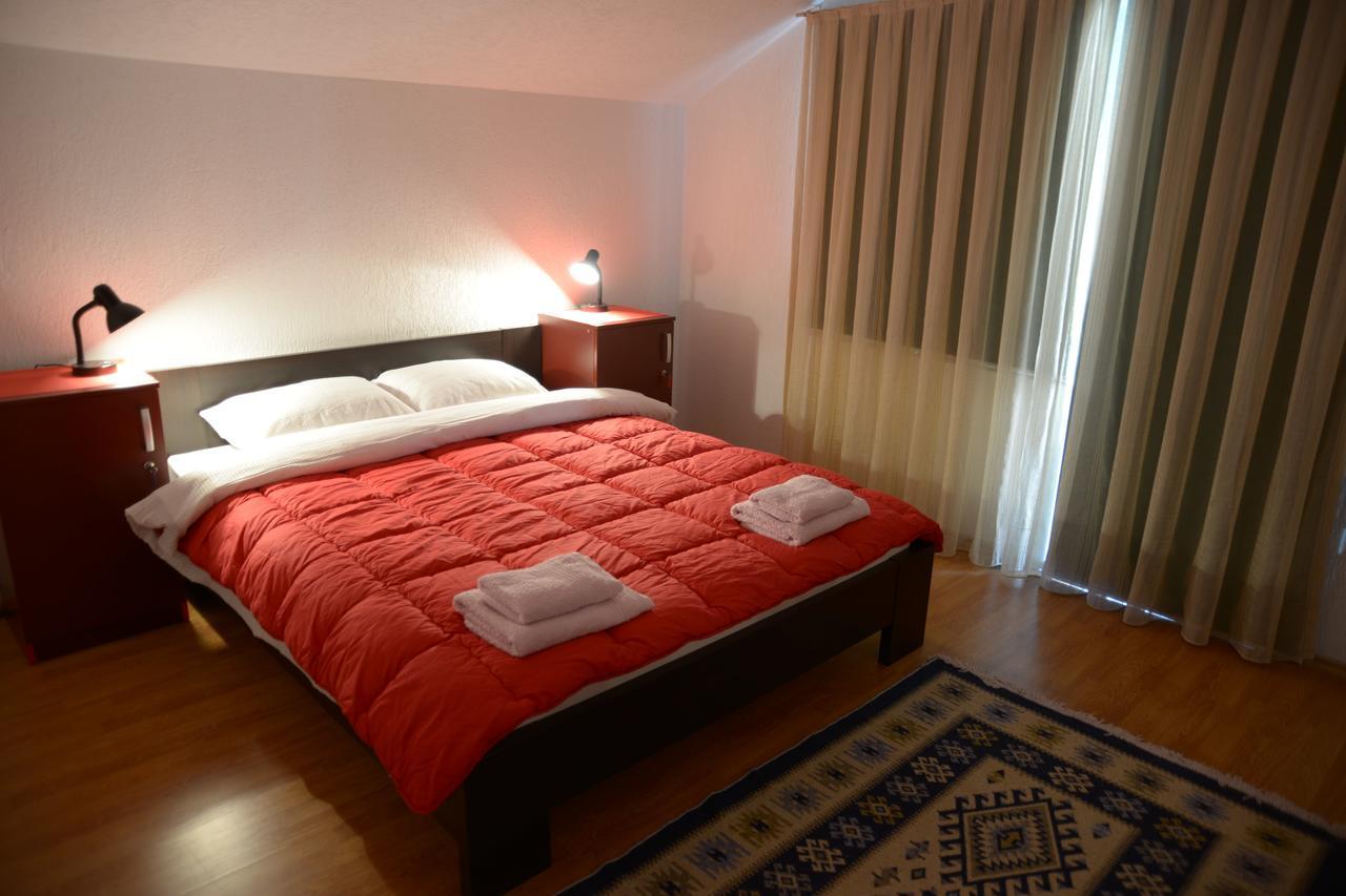 Hostel Tuba Pristina Eksteriør bilde